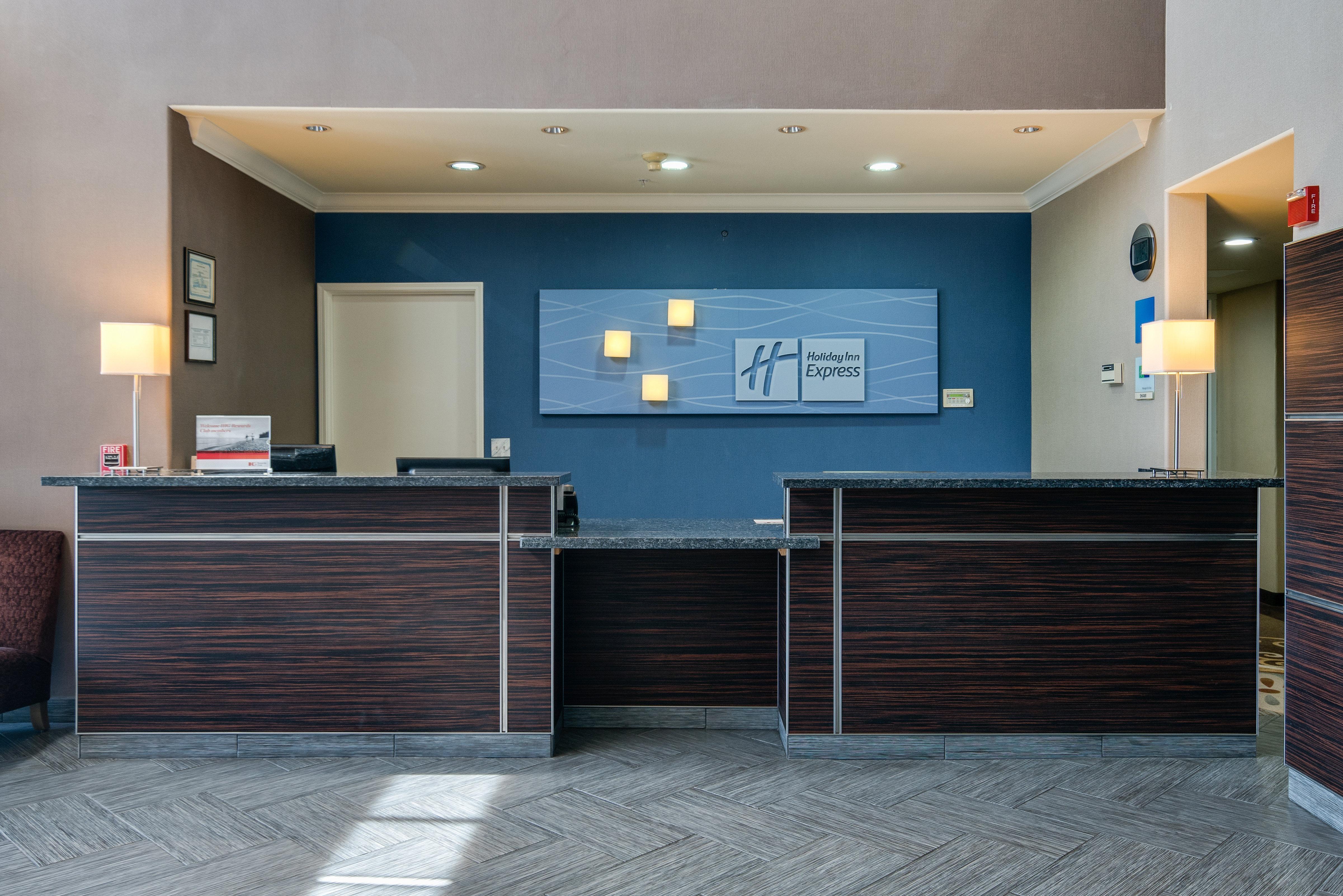 Holiday Inn Express & Suites Santa Clara By Ihg Exterior foto