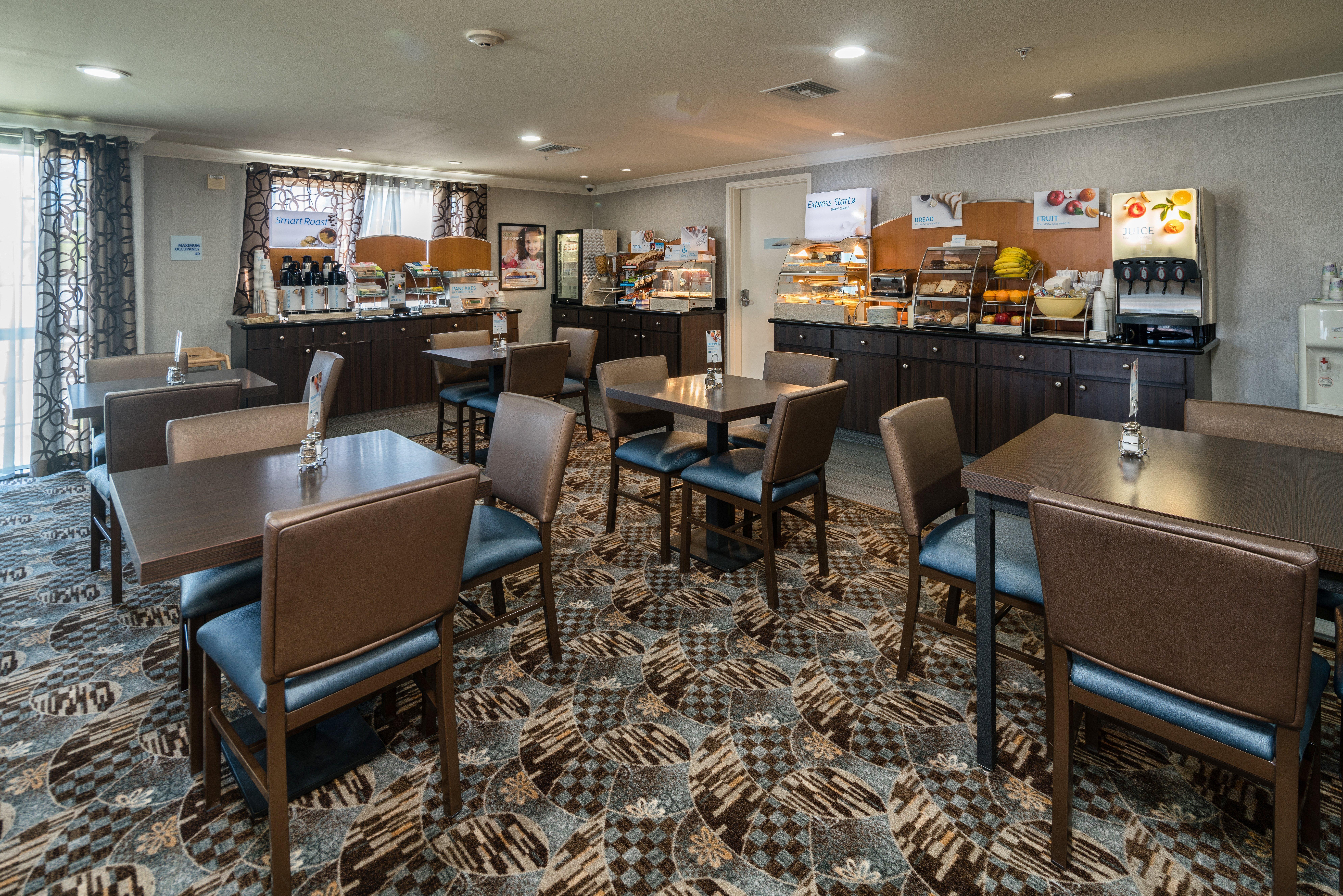 Holiday Inn Express & Suites Santa Clara By Ihg Exterior foto