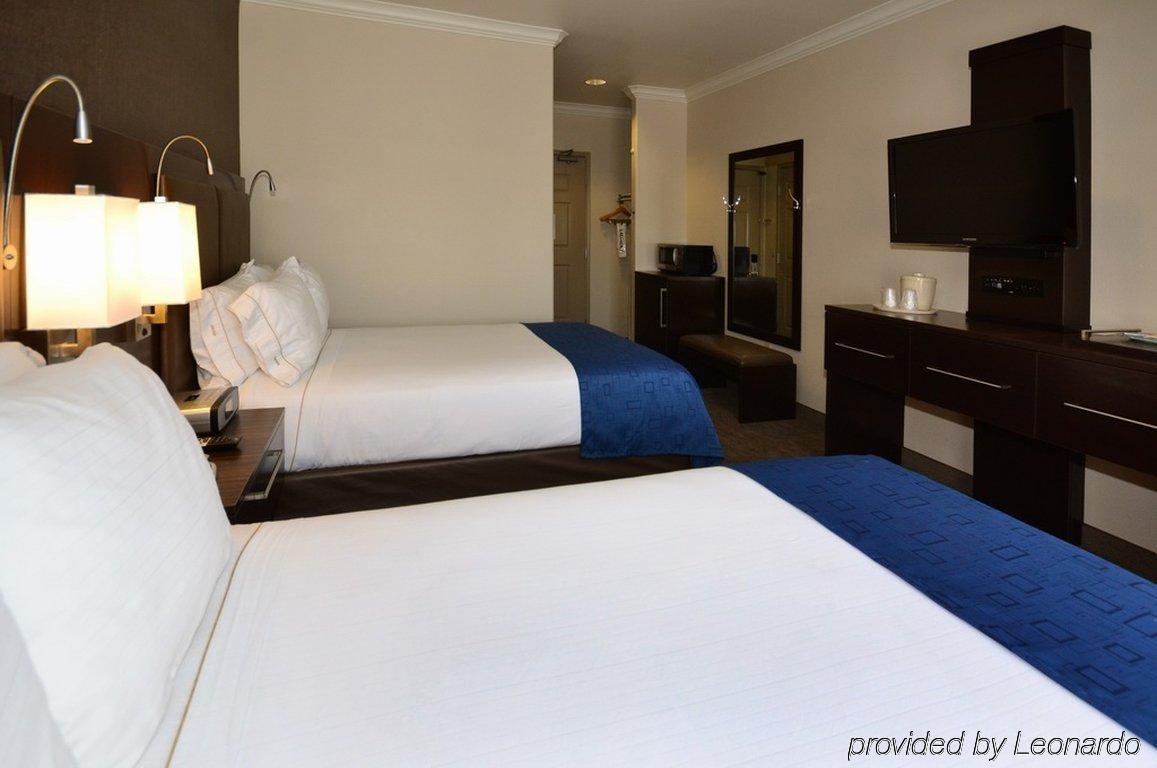 Holiday Inn Express & Suites Santa Clara By Ihg Quarto foto